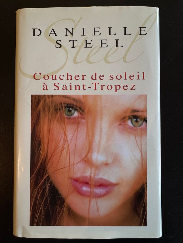 Livre couches de soleil à saint-tropez danielle steel
