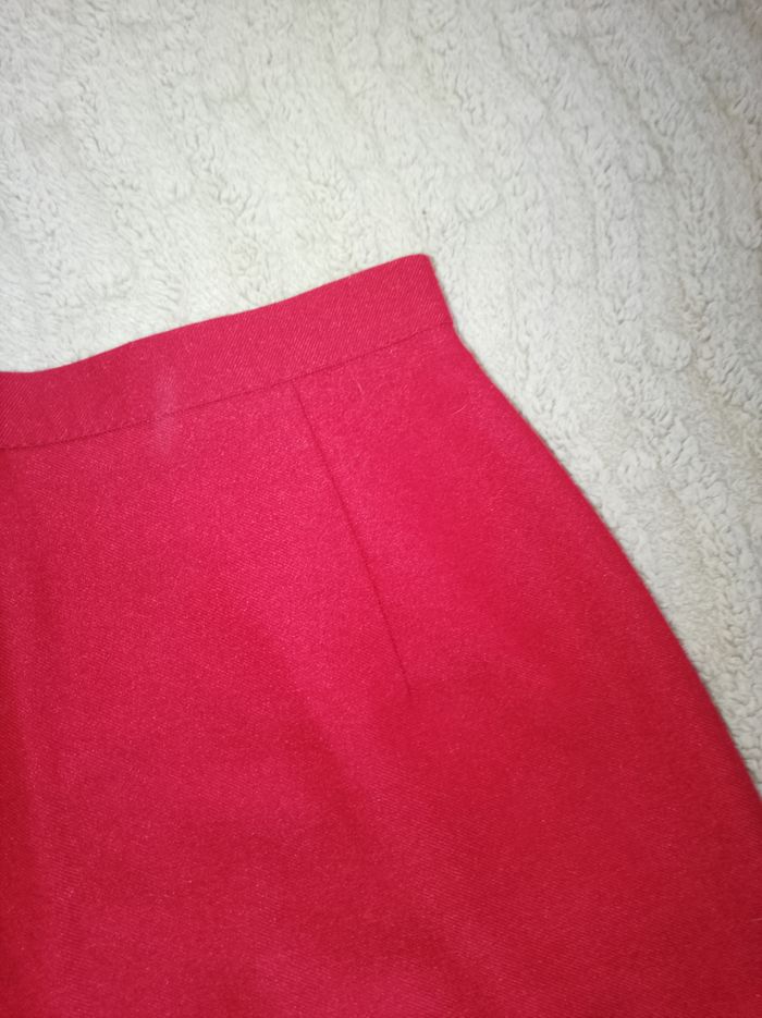 Jupe rouge - photo numéro 2