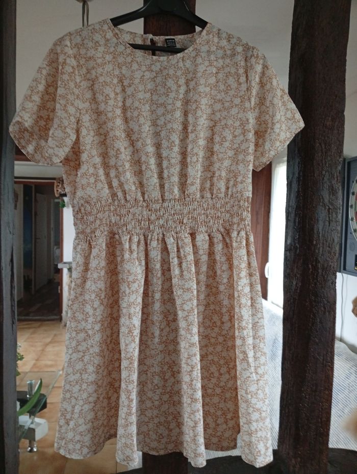 Robe manches courtes