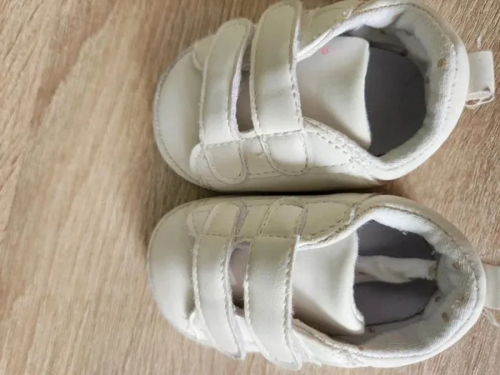 Petites chaussures bébé fille 6/9 mois - photo numéro 3