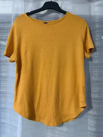 Tee-shirts moutarde