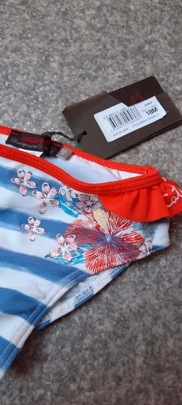 Catimini culotte de maillot de bain neuf
Taille 18 mois - photo numéro 2