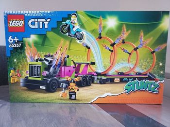 LEGO 60357 Stuntz - Le défi des Cascades , les cercles de Feux.