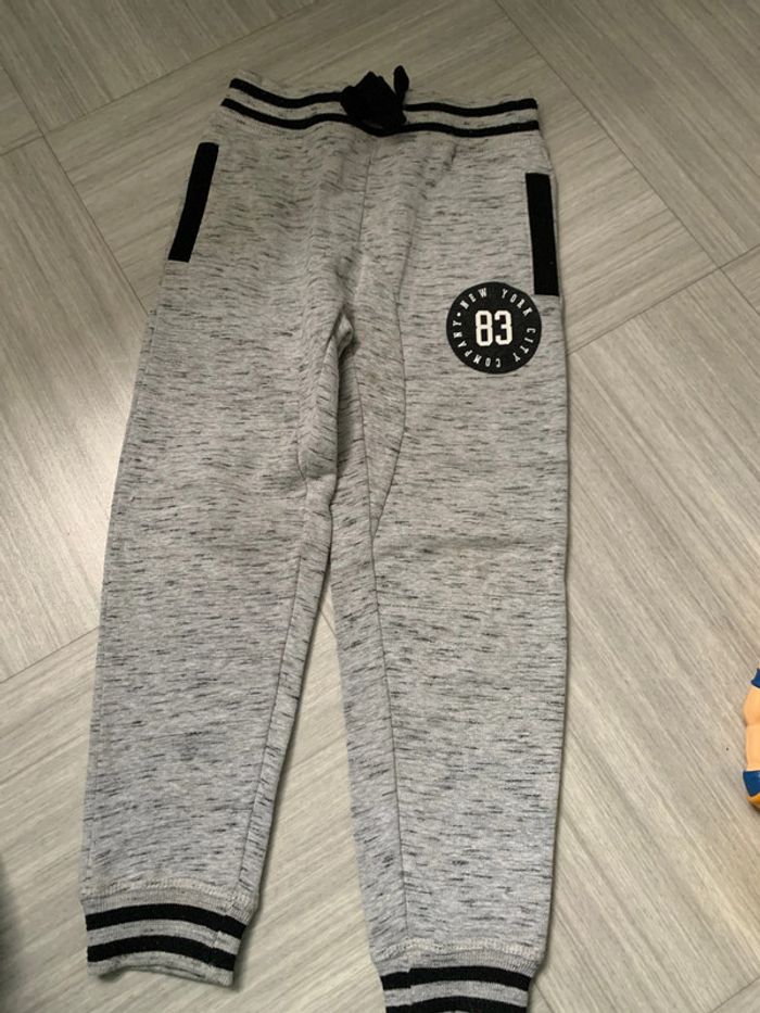 Ensemble jogging gris - photo numéro 3