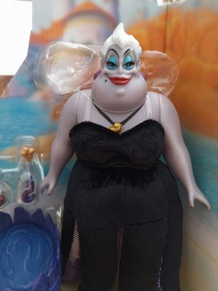 Poupée Ursula et accessoires sorcière et potions Coffret Disney La Petite Sirène - photo numéro 4