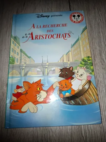 Livre   à la recherche des aristochat