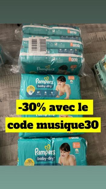 Six paquets de couches Pampers taille 3