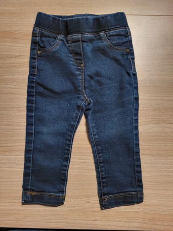 Jeans taille 9 mois (71 cm)