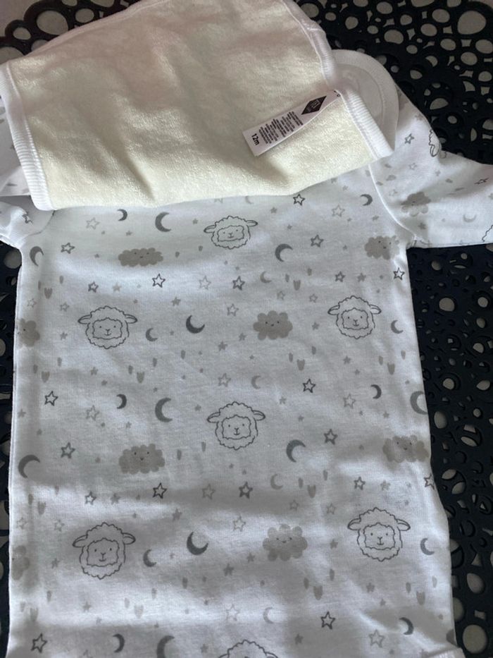 Bodie 12 mois avec attache bavette tex baby - photo numéro 5