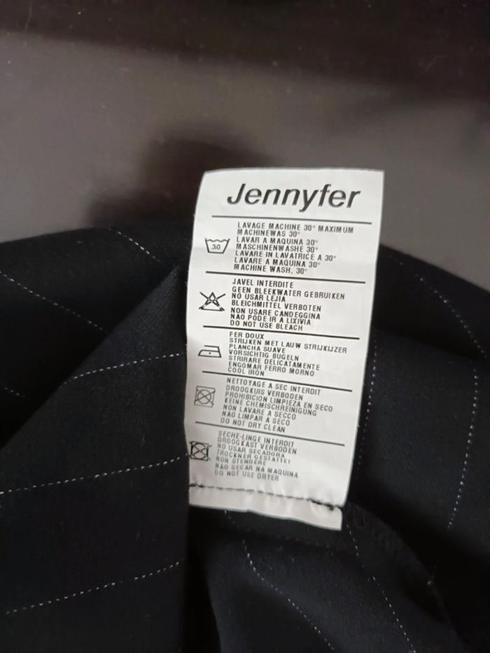 Jupe noire t40 - photo numéro 3