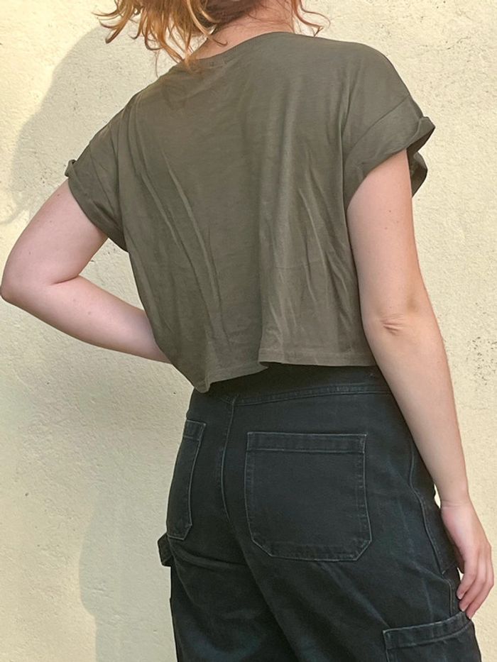 Crop top ample couleur kaki - photo numéro 10