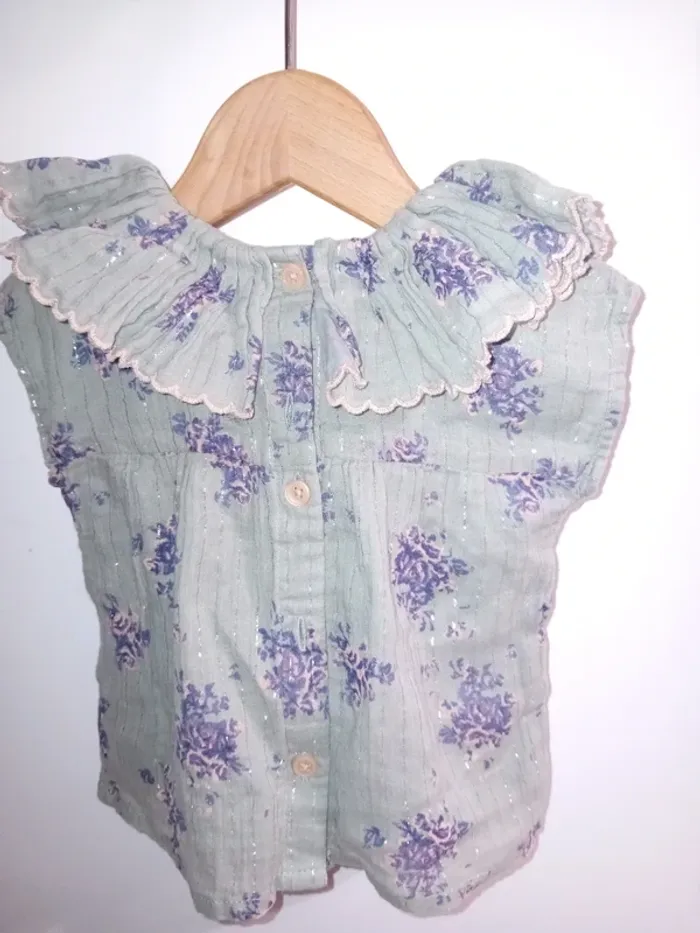 Lot de jolies blouses et bodys - photo numéro 3