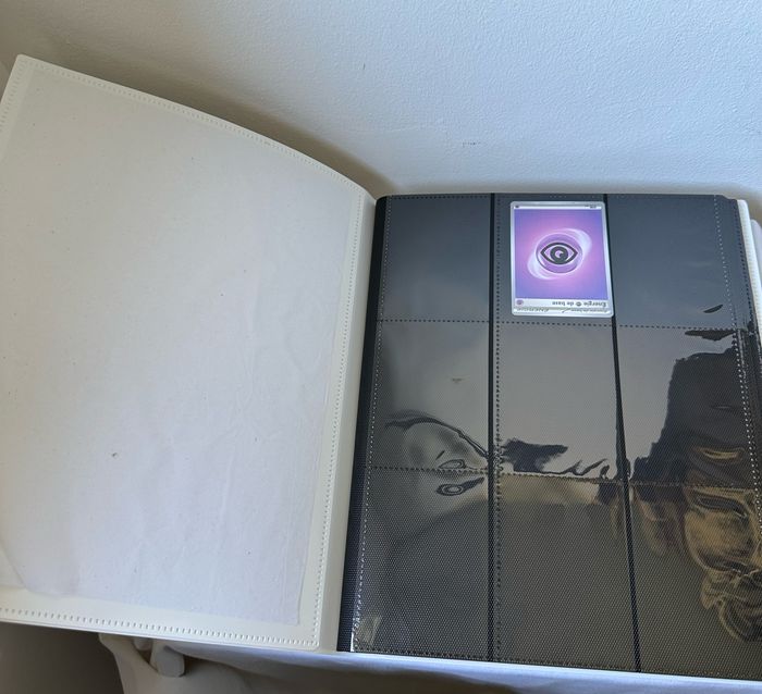 Album de rangement blanc/ Portfolio de qualité premium 360 places Pokémon - photo numéro 2