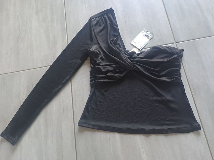 Top Asymétrique noir Neuf H&M Taille M