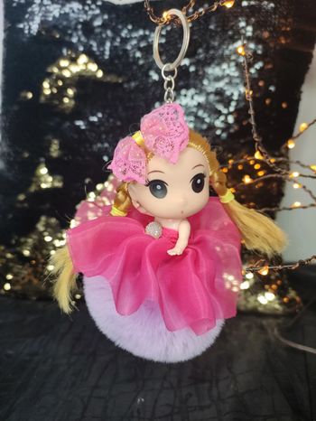 Porte clé poupée et boule de poil