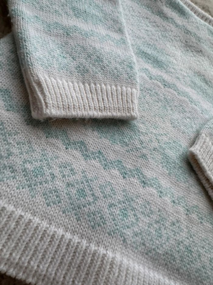 👚 gilet en maille bleu ciel et blanc -12-18 mois - bébé fille très bon état - photo numéro 6