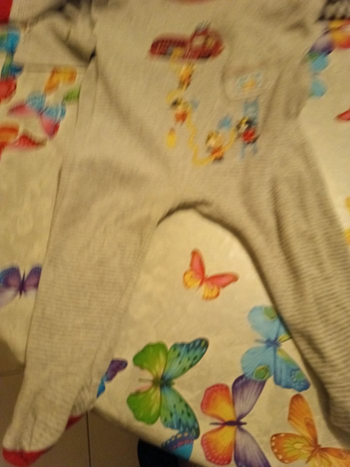 Lot 4 pyjamas et 1 body 24 mois Sergent major orchestra kiabi - photo numéro 3