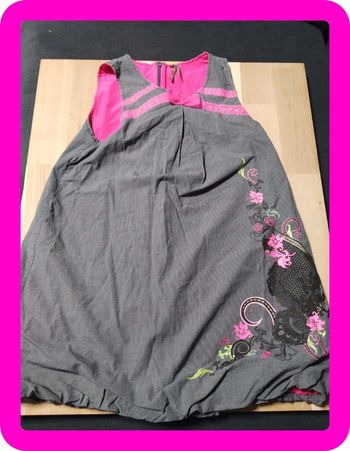 Robe boule orchestra taille 8 ans en très bon état