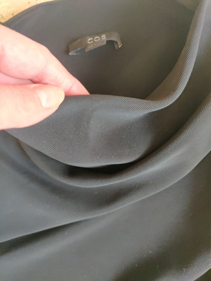 Robe col un peu long et drapé COS noire neuve sans étiquette - photo numéro 4