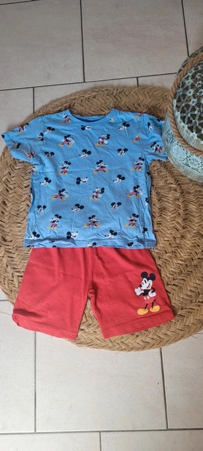 Joli pyjama Mickey Taille 122/128 - photo numéro 2