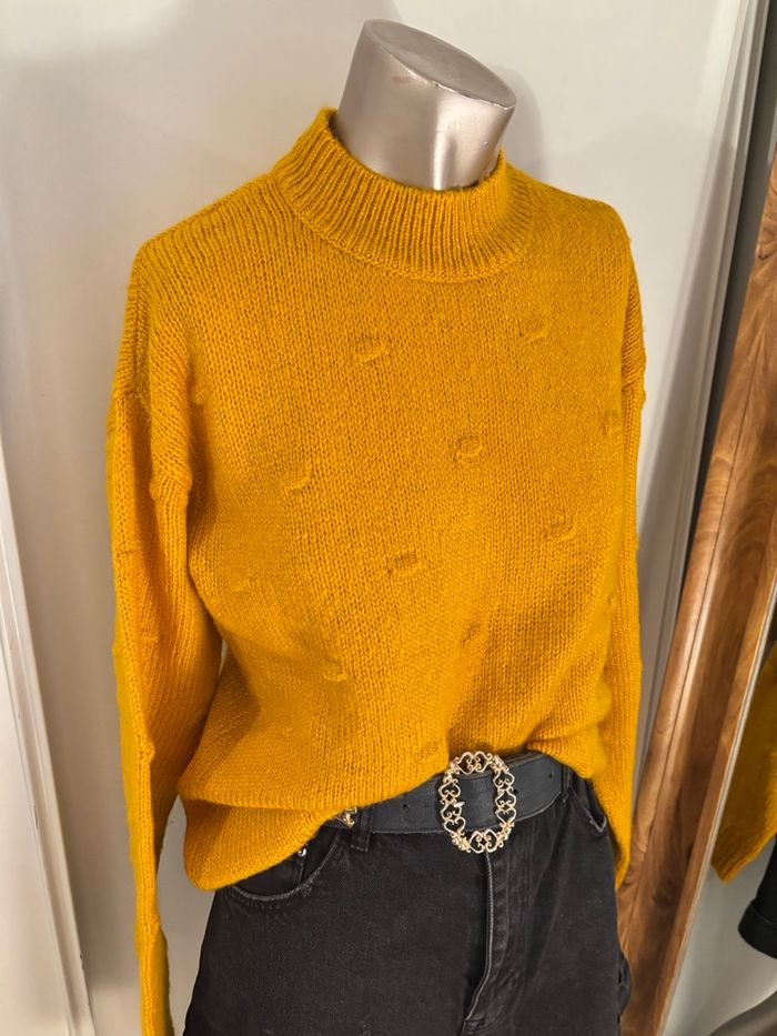 Pull moutarde col montant maille texturée Taille 36 Coupe confortable