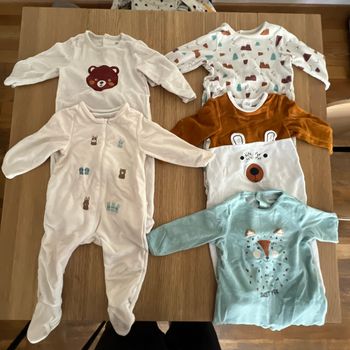 Lot de 5 pyjamas intégrale 18mois velours