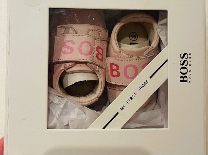Petites chaussures / Baskets Boss Rose taille 16 - photo numéro 2