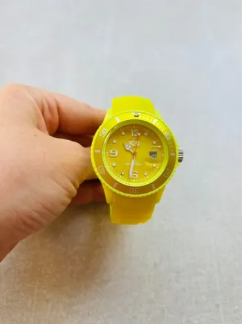 Montre femme Ice Watch jaune médium