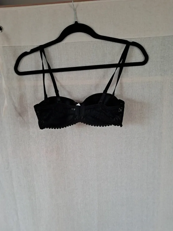 Soutien gorge dentelle noire - photo numéro 2