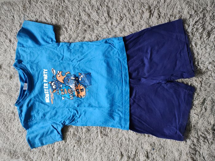 Pyjama 2 pièces taille 104 cm
