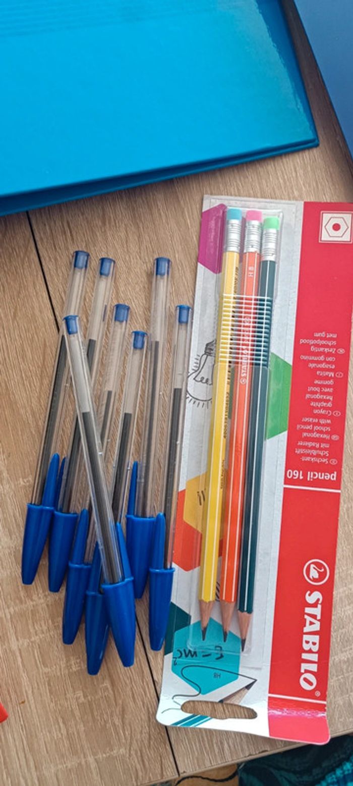 Fournitures scolaires - photo numéro 7
