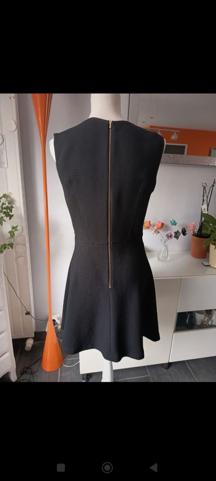 Robe noire Sandro taille 40 - photo numéro 3