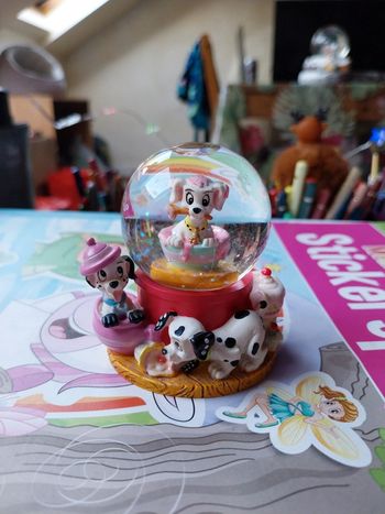 Snowglobe disney disneyland Paris les 101 dalmatiens