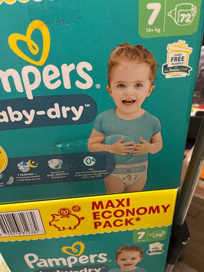 Lot de 2 cartons de couche taille 7 Pampers
