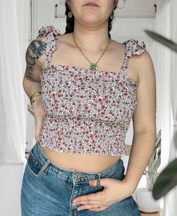 Top à fleurs pour l’été rose et rouge élastique taille S très bon état