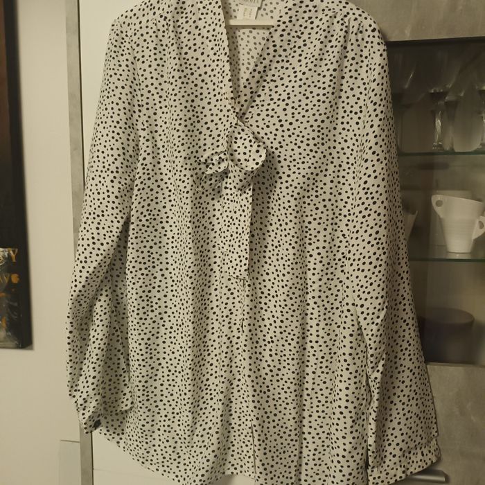 Très joli chemisier T52 viscose comme neuf, marque Mona, à l’allure élégante et intemporelle. - photo numéro 4