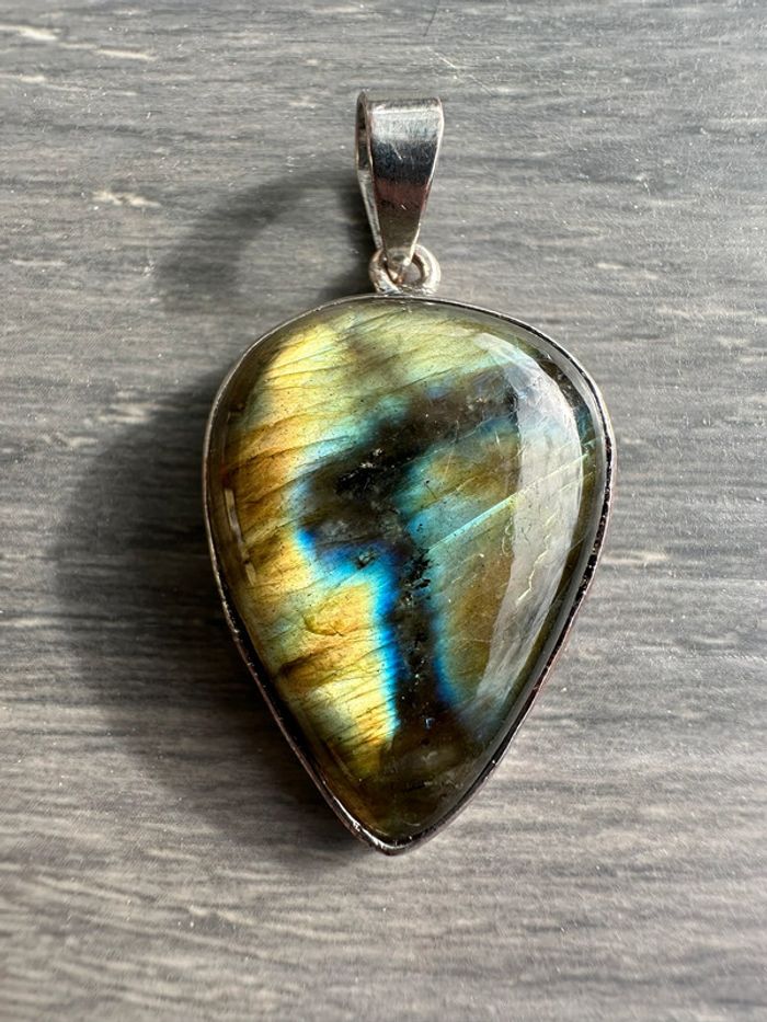 Pendentif en labradorite véritable de Madagascar – Pierre naturelle - photo numéro 3