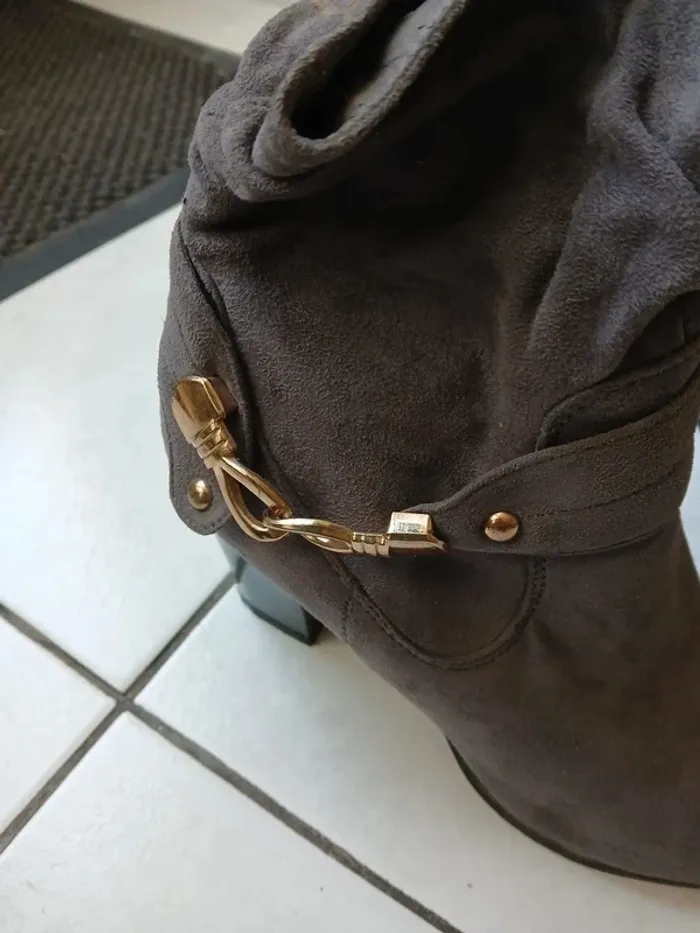 Chaussures/ bottines femme à talon - Taille 37 - photo numéro 4