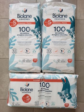 3. paquets de couches culottes biolane taille 5