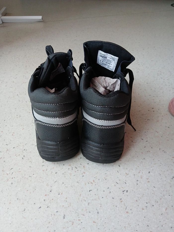 Chaussures montantes de sécurité - photo numéro 3