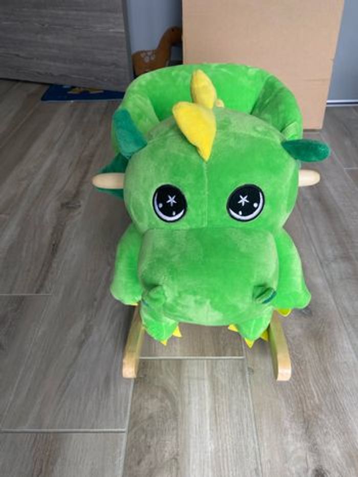 Dinosaure à bascule