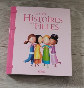 Livre les super histoires de filles Fleurus