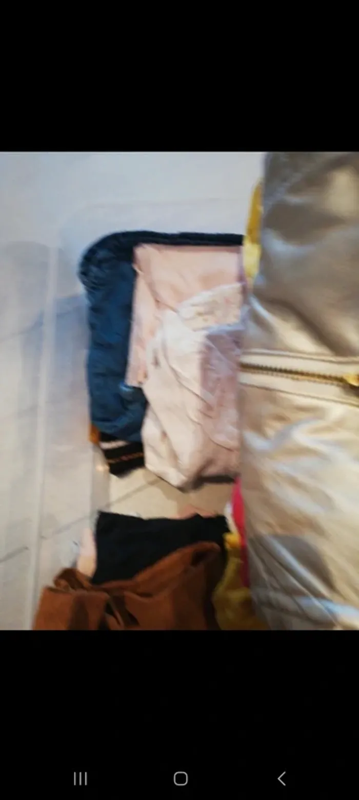 Caisse de 28 vêtements 6 mois fille - photo numéro 7