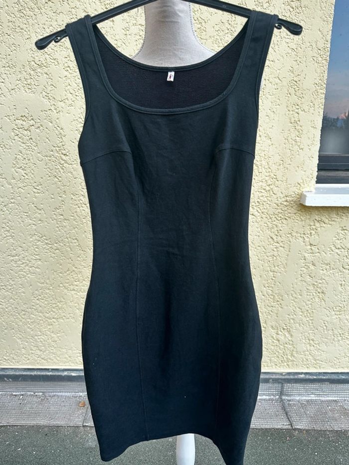 🖤 Robe noire sport chic – Capucine Puerari – Taille S - photo numéro 2