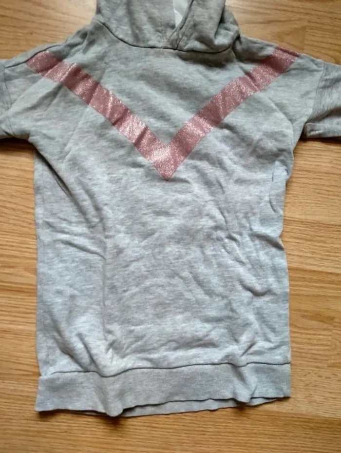Robe pull. Capuche. Fille . La Halle. 
Taille 4 ans - photo numéro 3