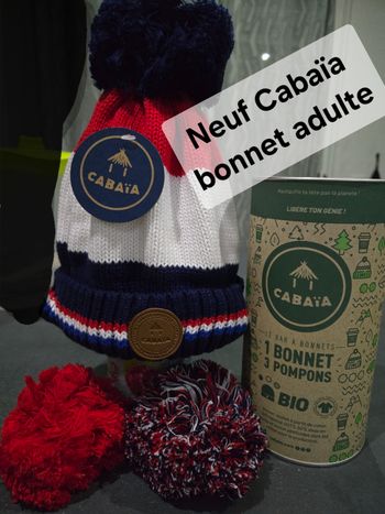 Cabaïa bonnet doublé adulte chaud avec 3 pompons dans sa boîte