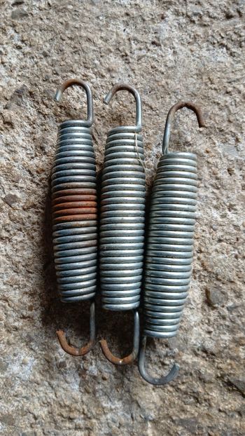 Lot ressorts pour trampoline 
