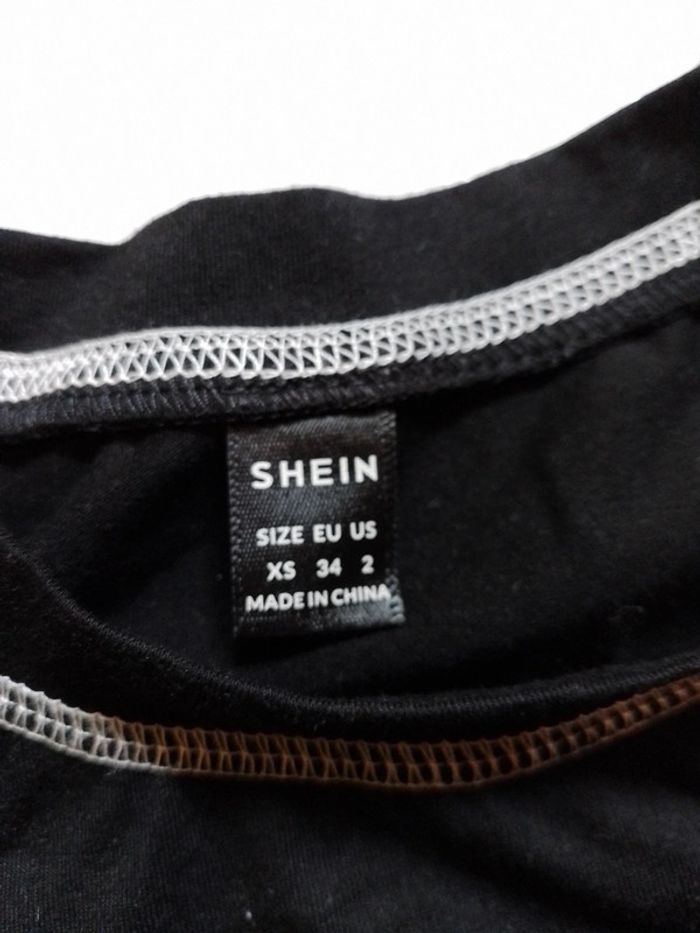 T-shirt femme noir crop top squelette Shein - photo numéro 10