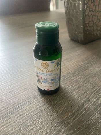 Gel douche litchi givre Yves rocher neuf