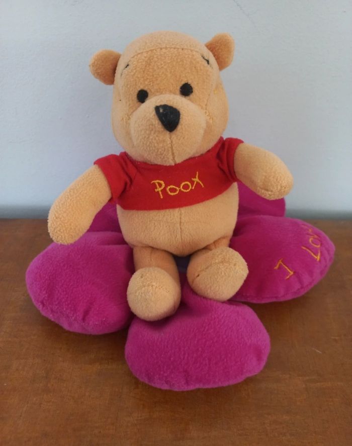 Peluche Winnie l'ourson "fleur"; I love you